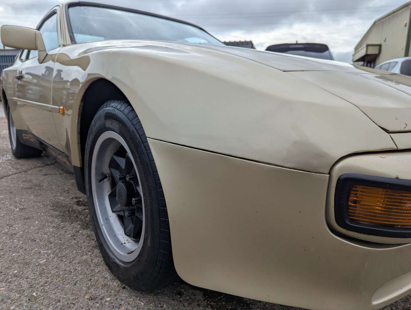 <p>1983 PORSCHE 944 AUTO</p>