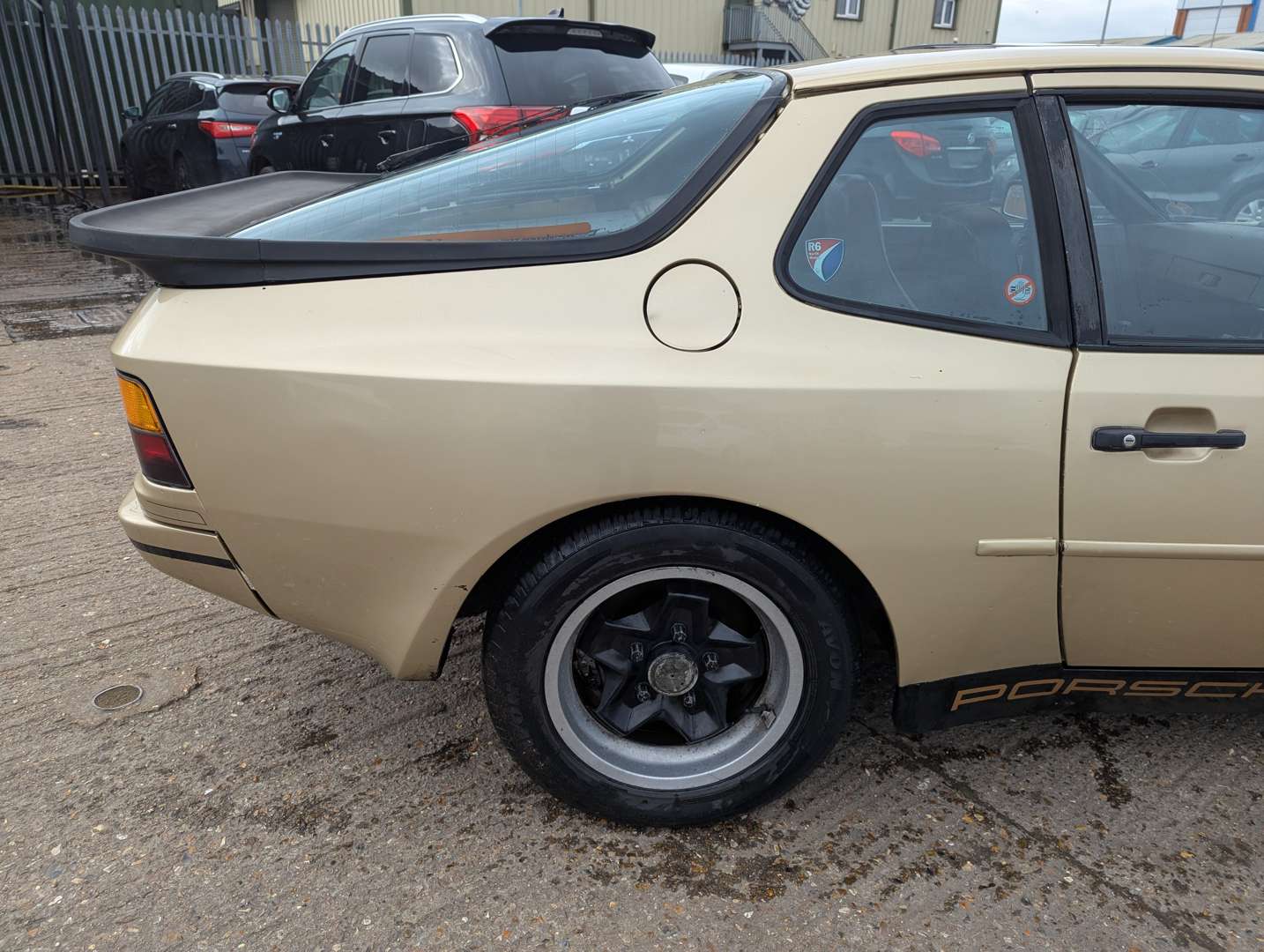 <p>1983 PORSCHE 944 AUTO</p>