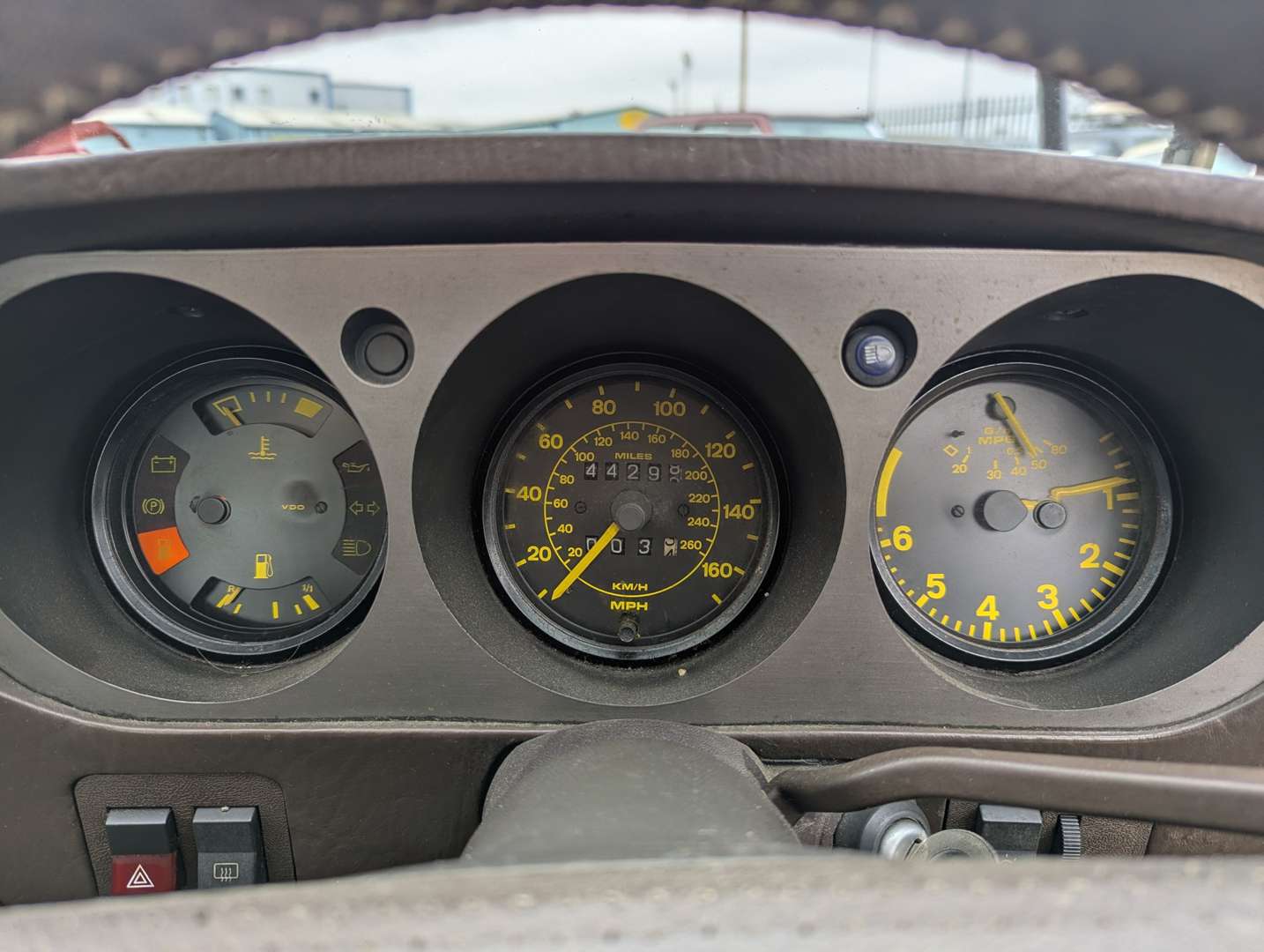 <p>1983 PORSCHE 944 AUTO</p>