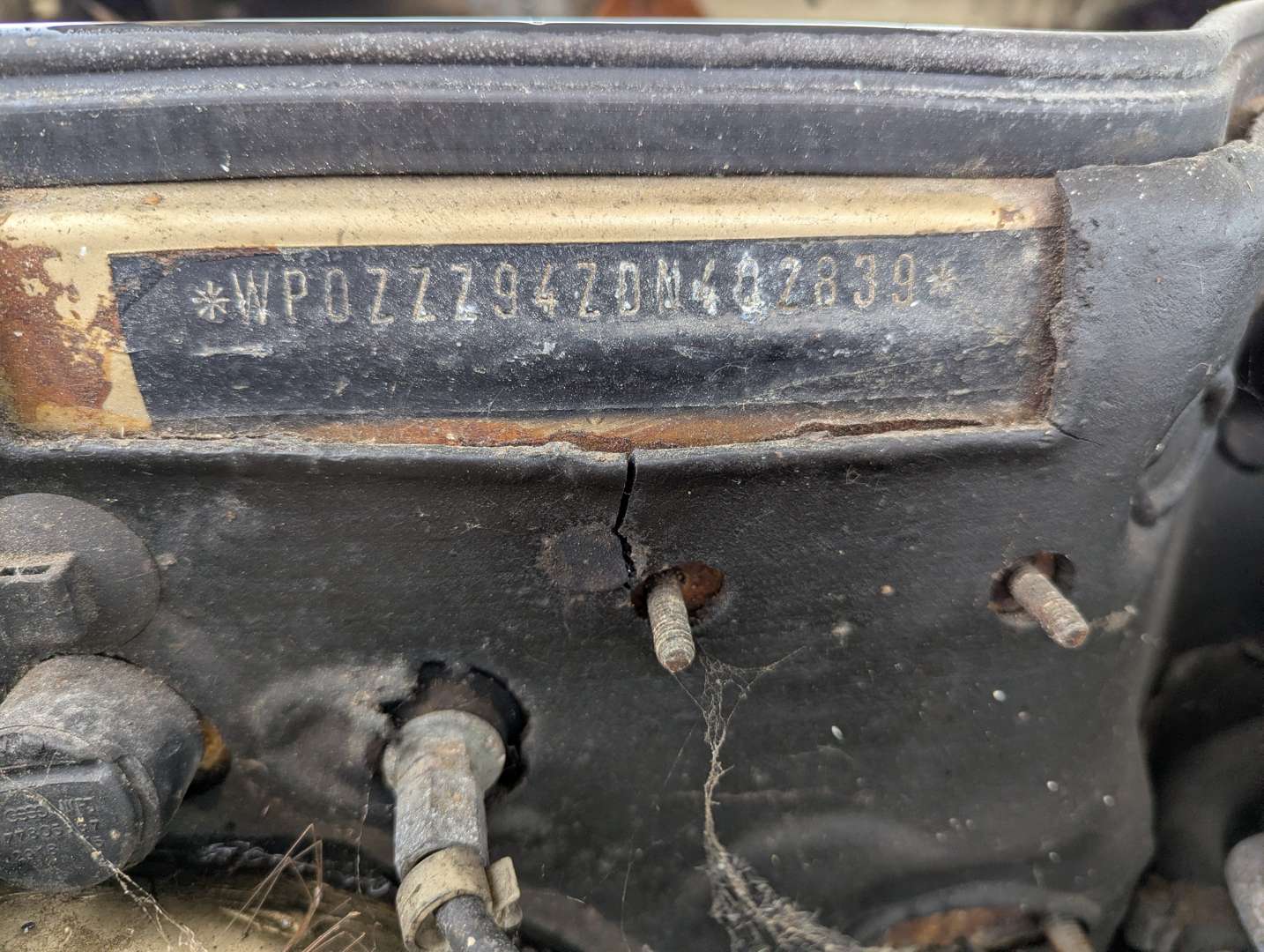 <p>1983 PORSCHE 944 AUTO</p>