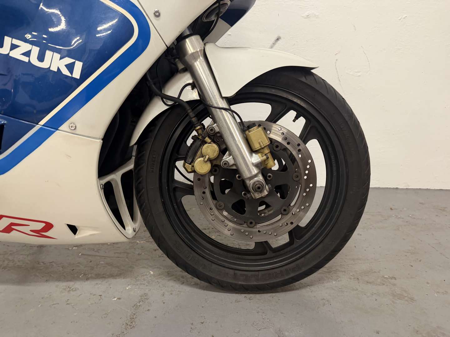 <p>1986 SUZUKI GSXR 1100</p>