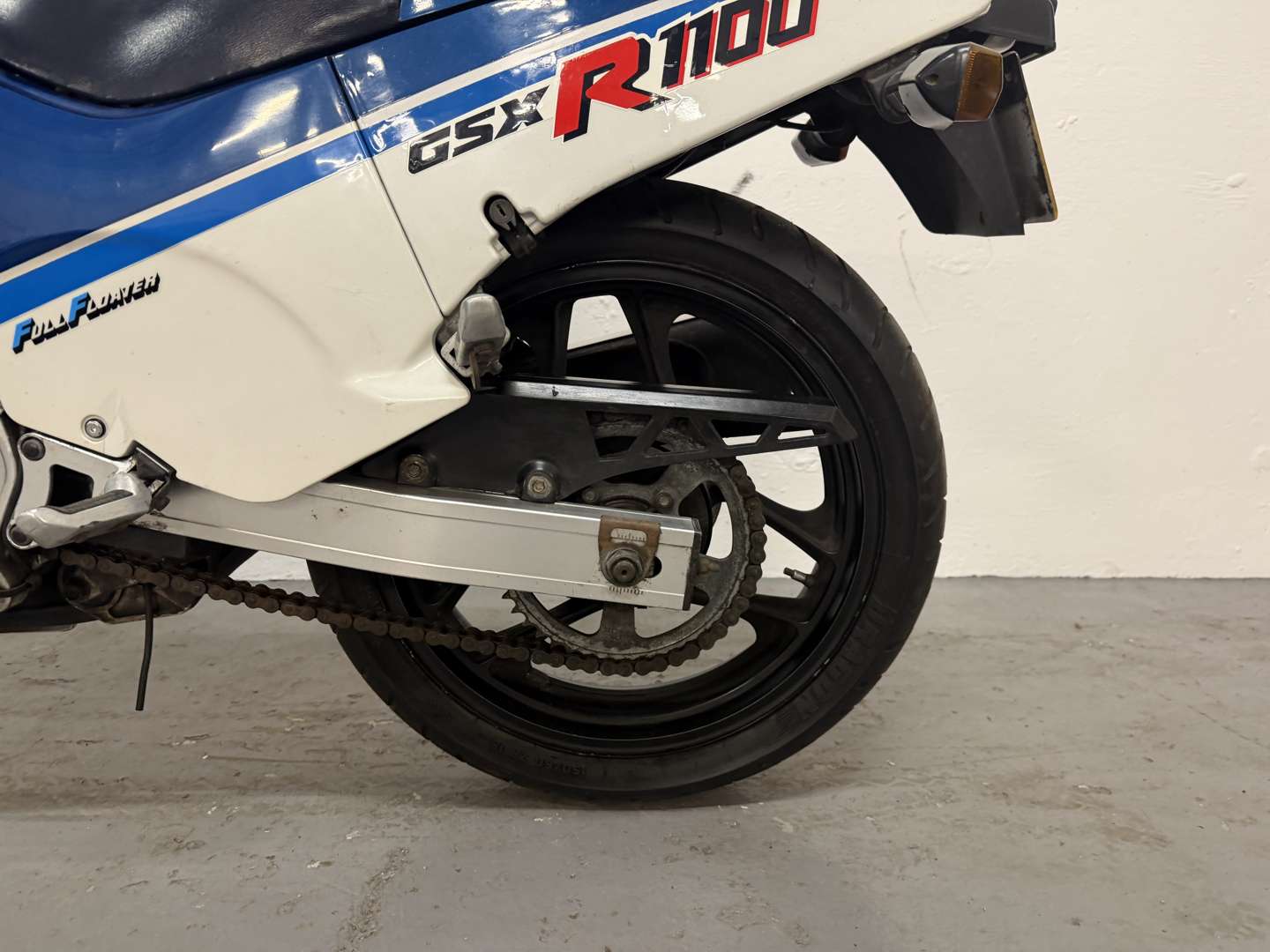 <p>1986 SUZUKI GSXR 1100</p>