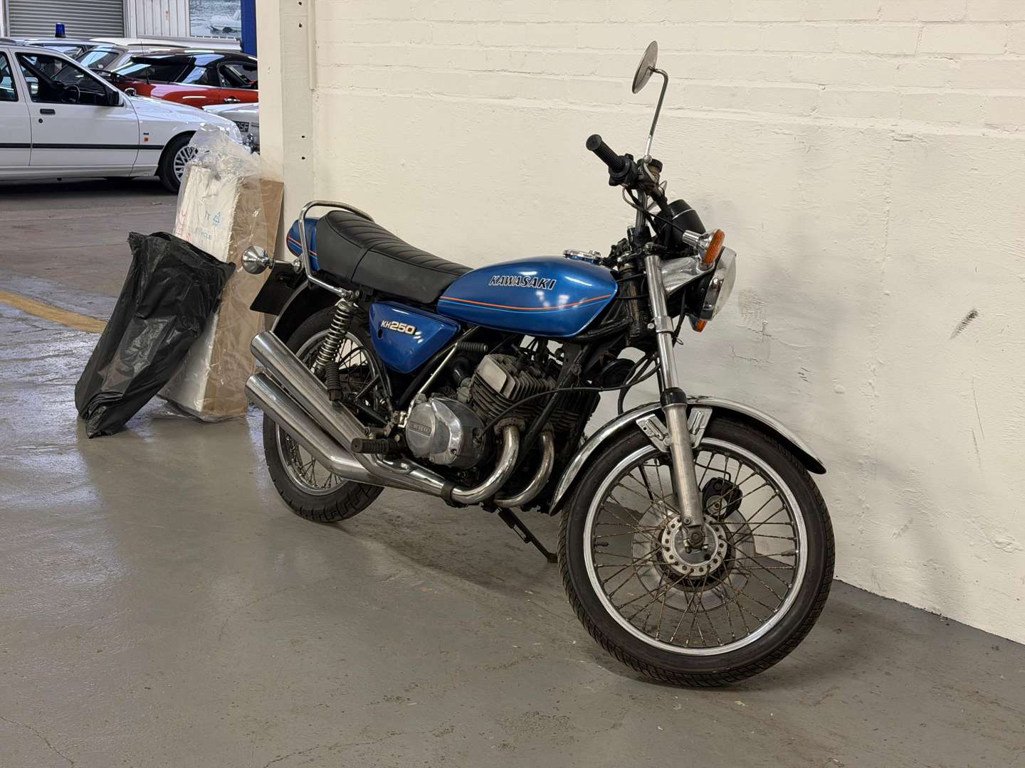 <p>1977 KAWASAKI KH 250 B2</p>