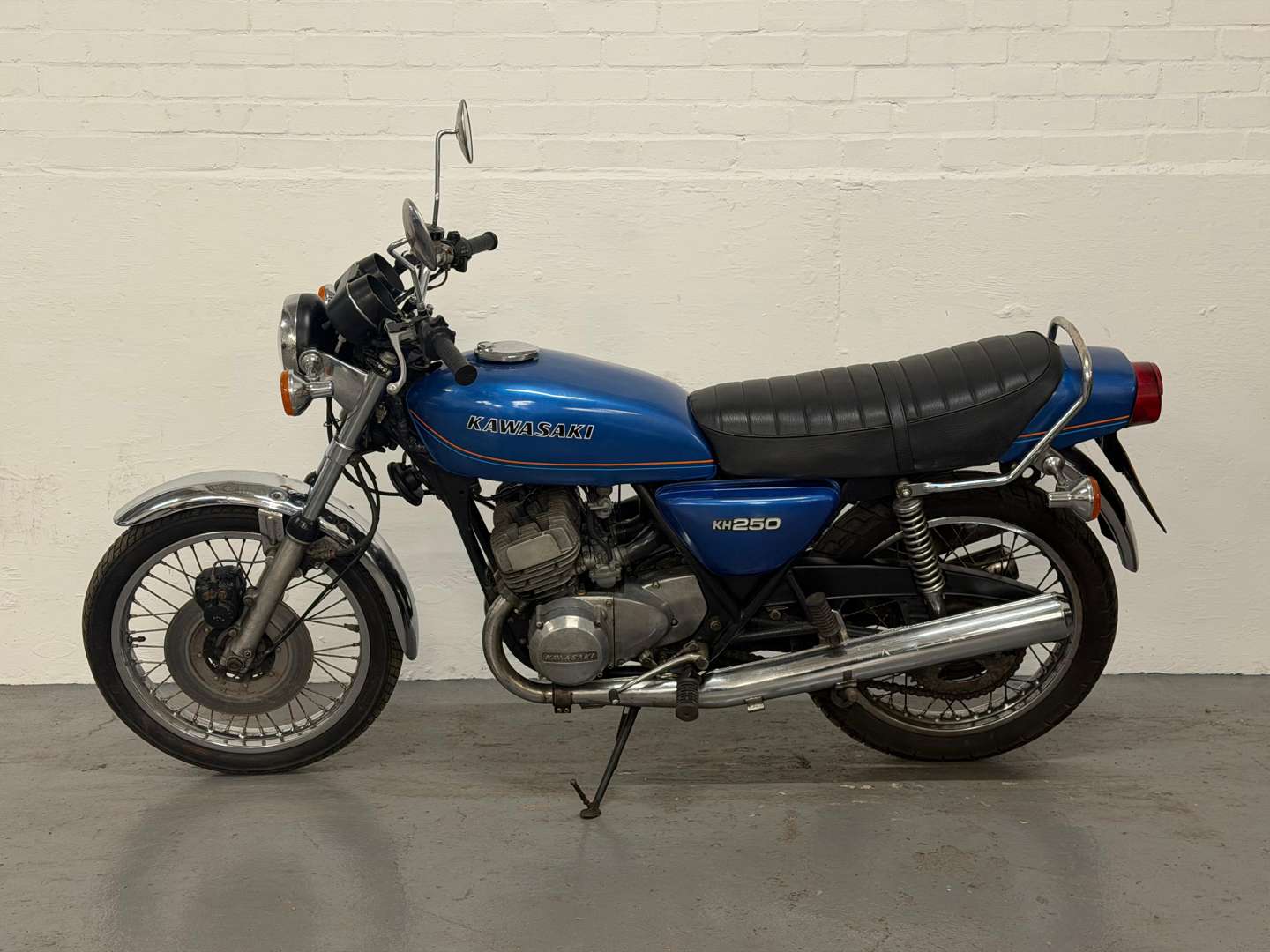 <p>1977 KAWASAKI KH 250 B2</p>