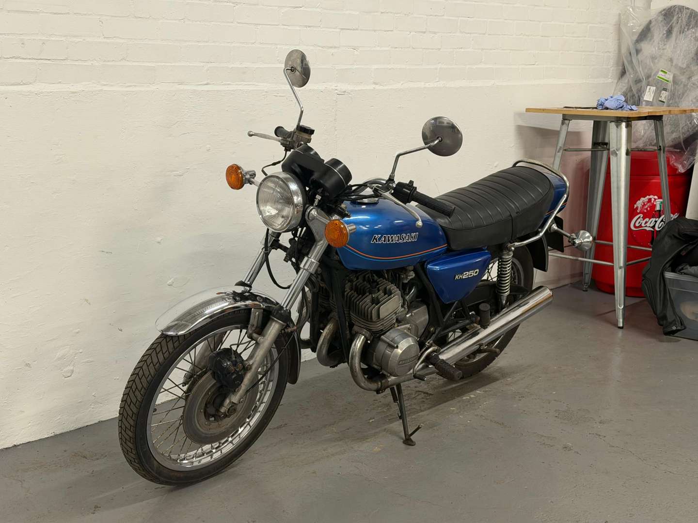 <p>1977 KAWASAKI KH 250 B2</p>