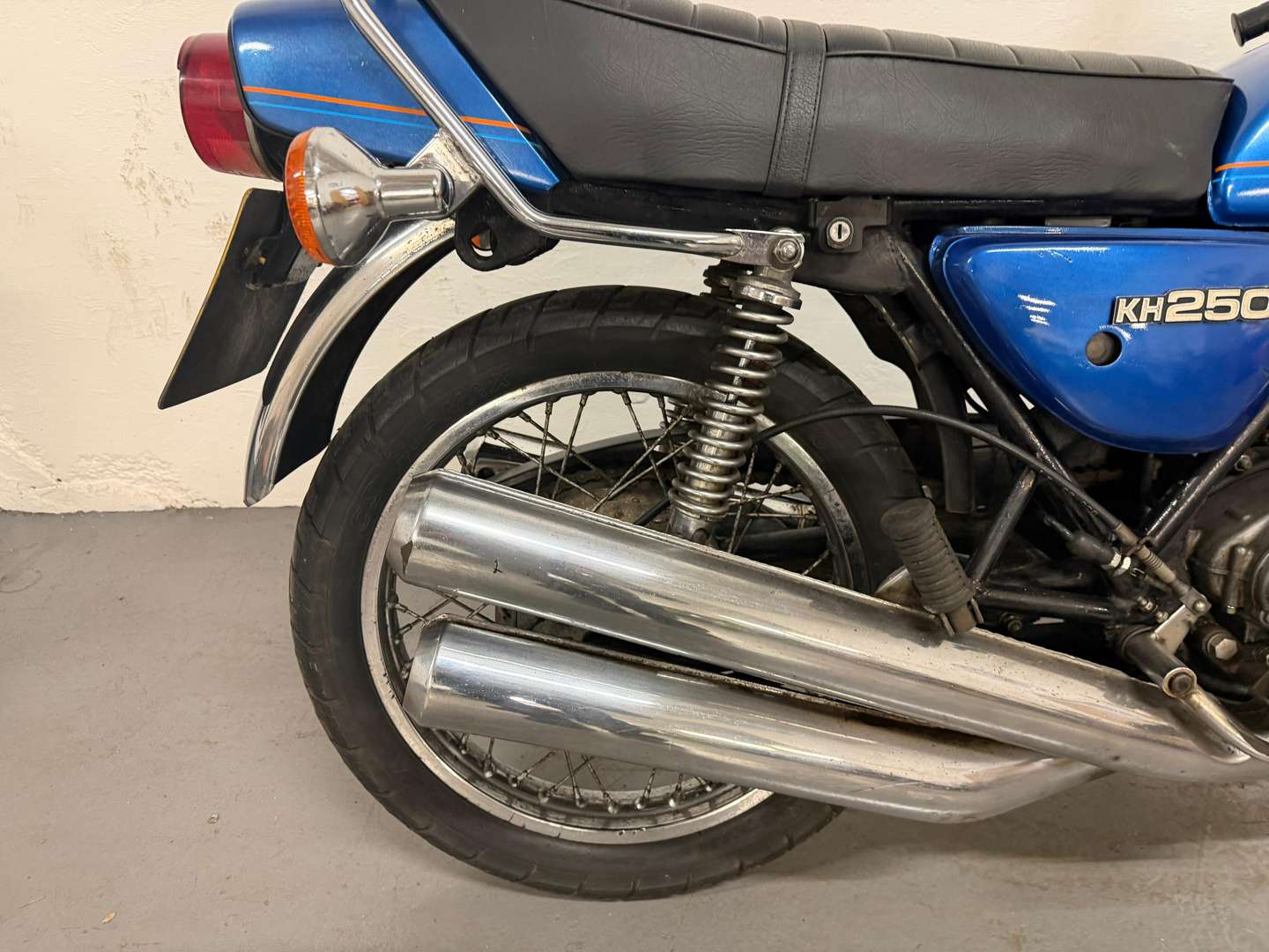 <p>1977 KAWASAKI KH 250 B2</p>