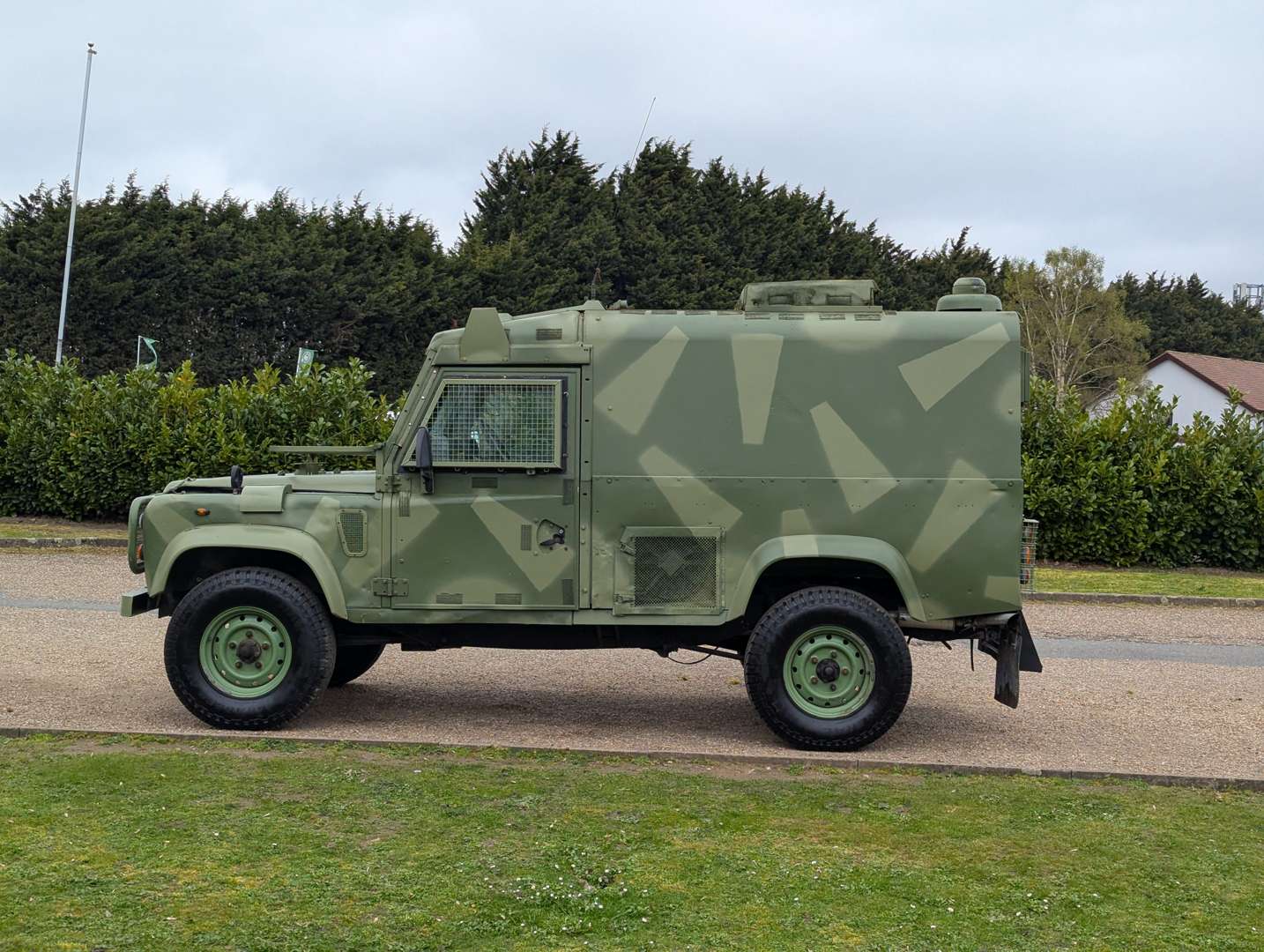 <p>1993 LAND ROVER 110 VPK ‘SNATCH’</p>