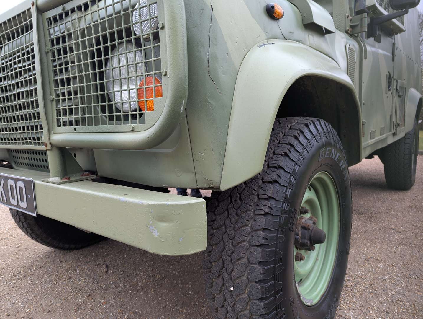 <p>1993 LAND ROVER 110 VPK ‘SNATCH’</p>