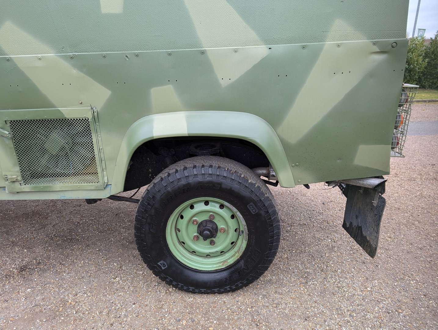 <p>1993 LAND ROVER 110 VPK ‘SNATCH’</p>