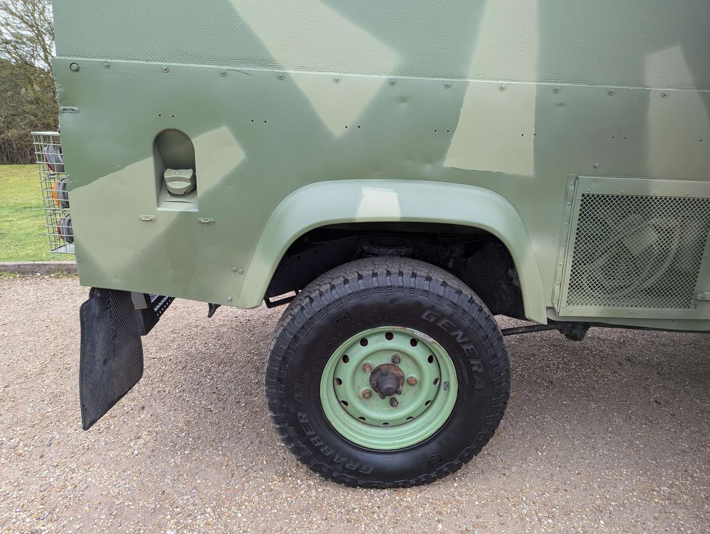 <p>1993 LAND ROVER 110 VPK ‘SNATCH’</p>