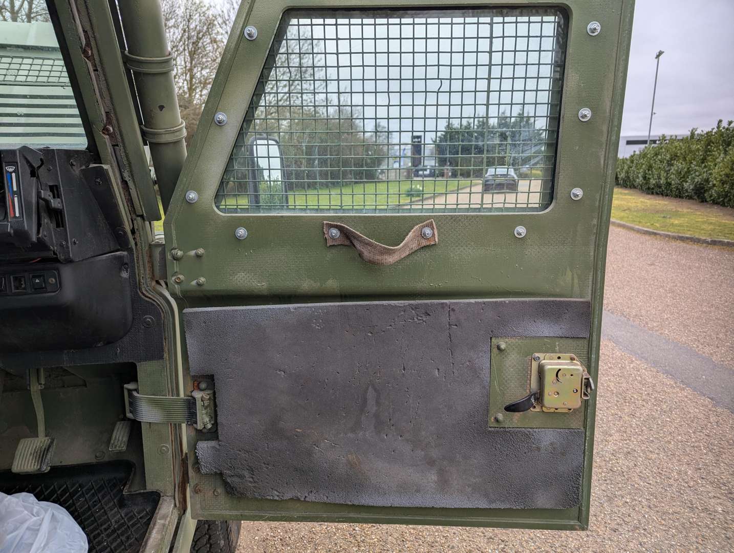 <p>1993 LAND ROVER 110 VPK ‘SNATCH’</p>