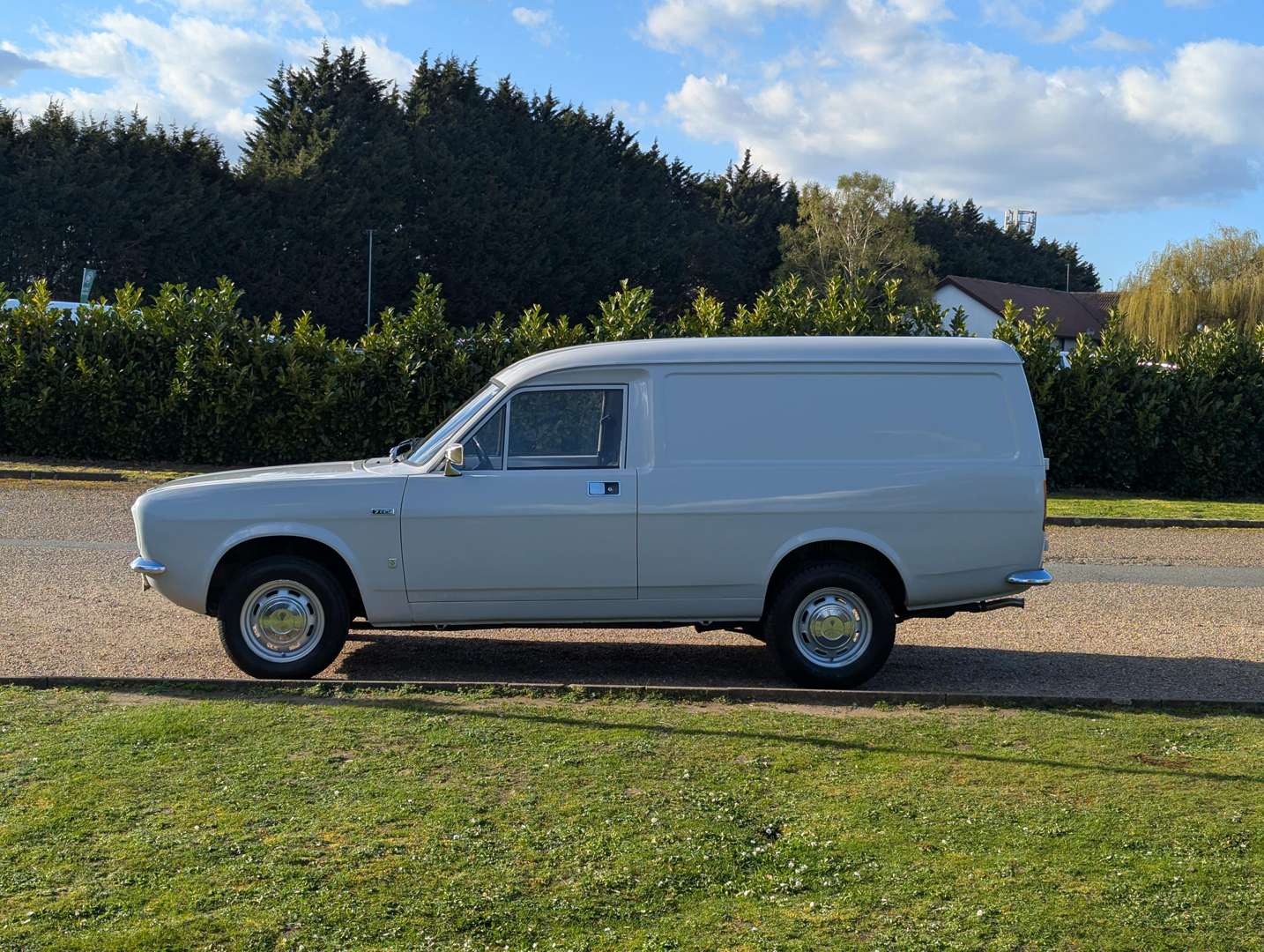 <p>1974 MORRIS MARINA 7 CWT 1300 VAN</p>