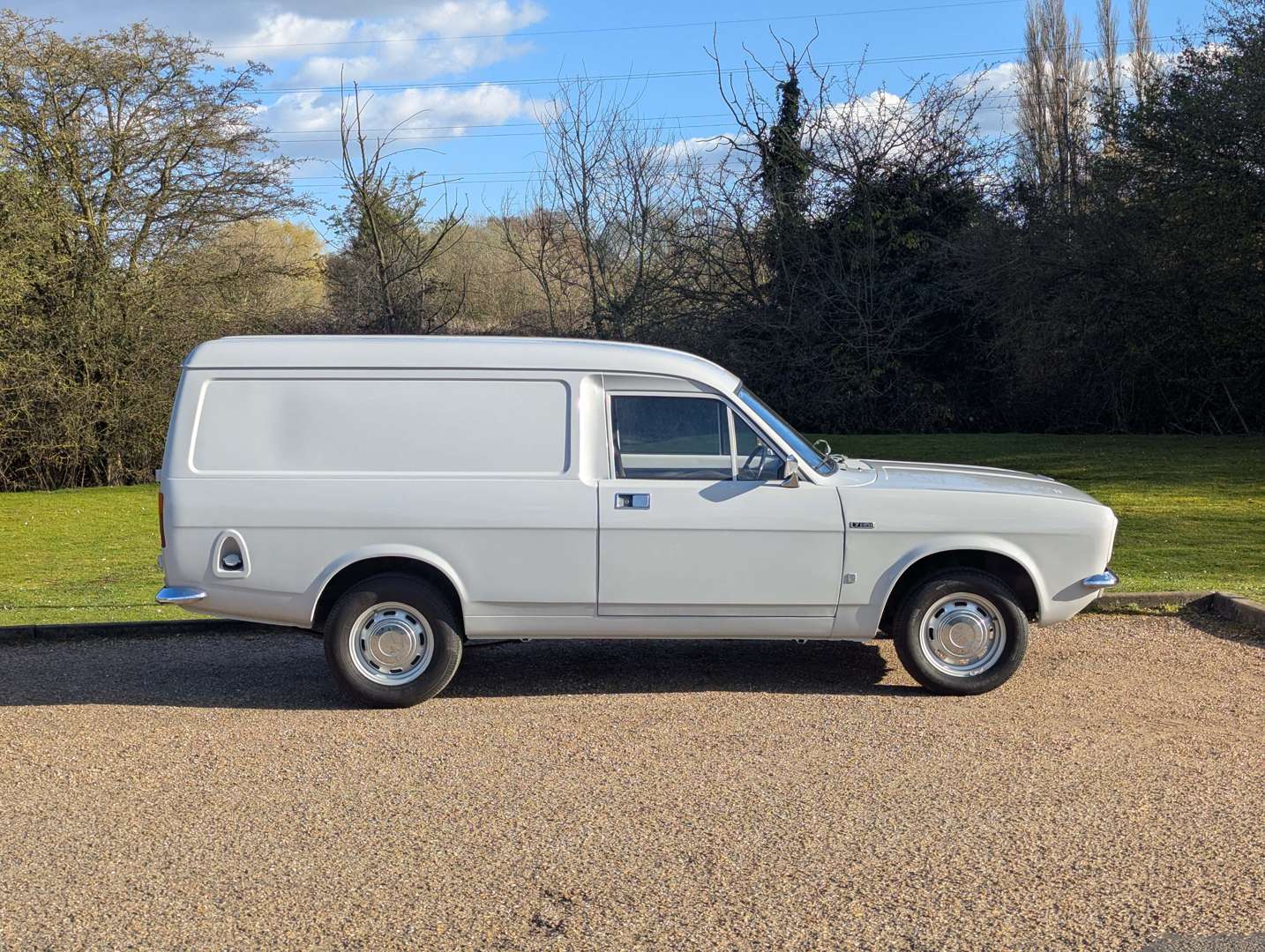 <p>1974 MORRIS MARINA 7 CWT 1300 VAN</p>