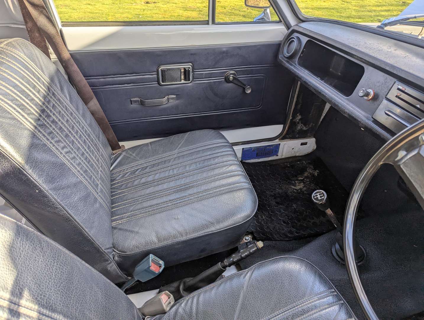 <p>1974 MORRIS MARINA 7 CWT 1300 VAN</p>