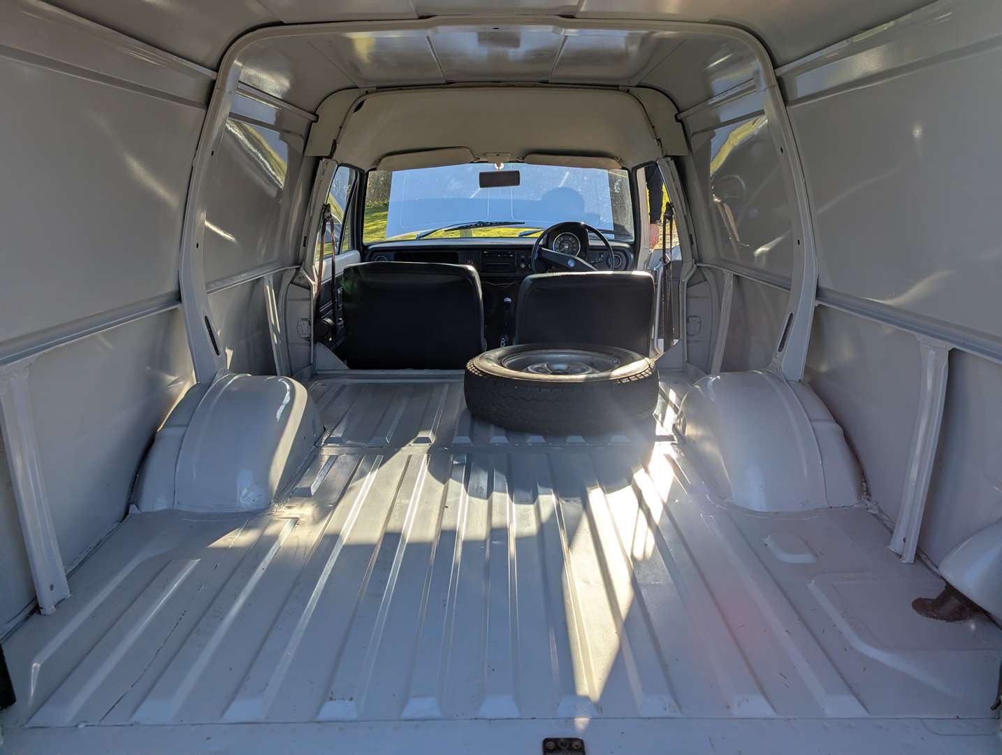 <p>1974 MORRIS MARINA 7 CWT 1300 VAN</p>