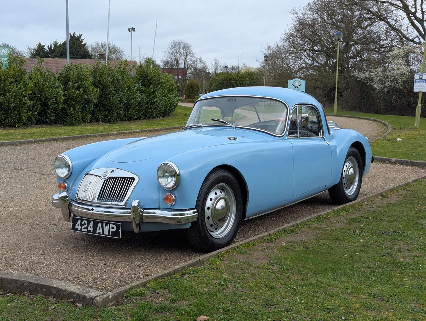 <p>1960 MG A COUPE</p>