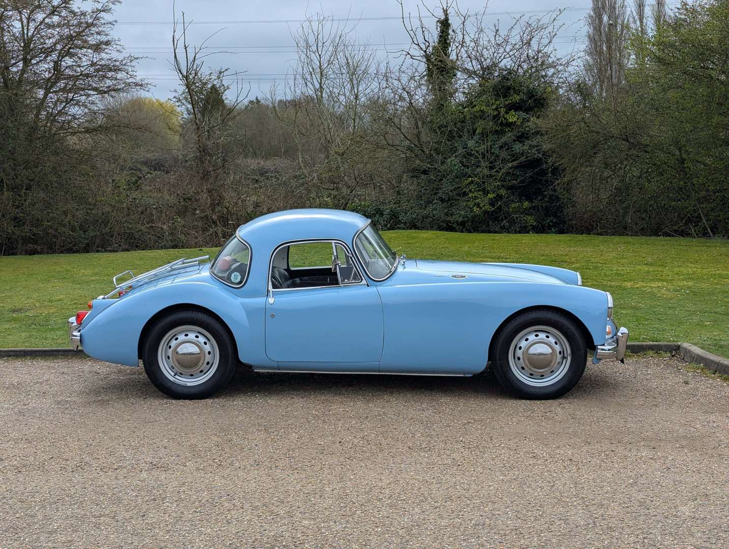 <p>1960 MG A COUPE</p>