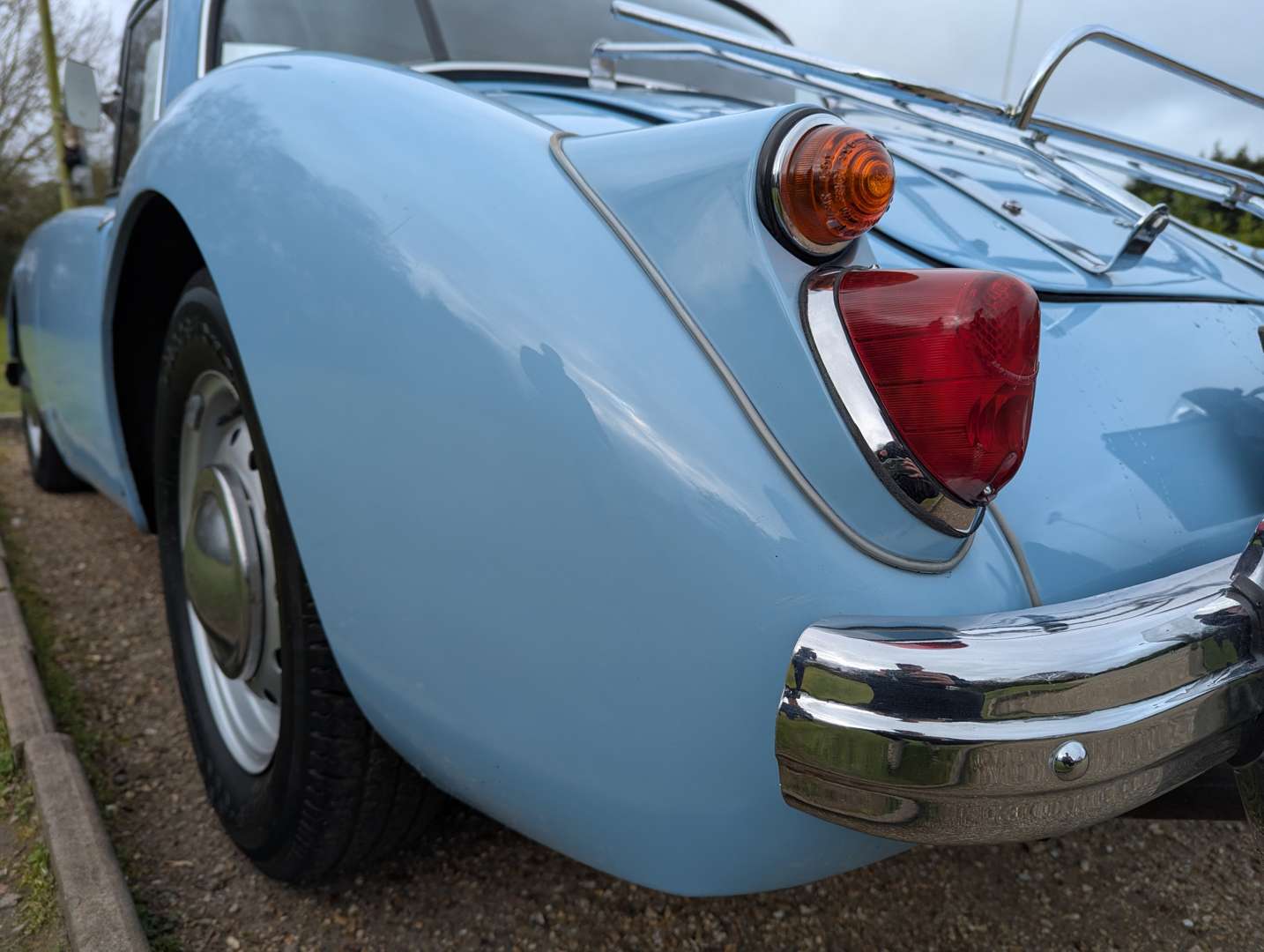 <p>1960 MG A COUPE</p>