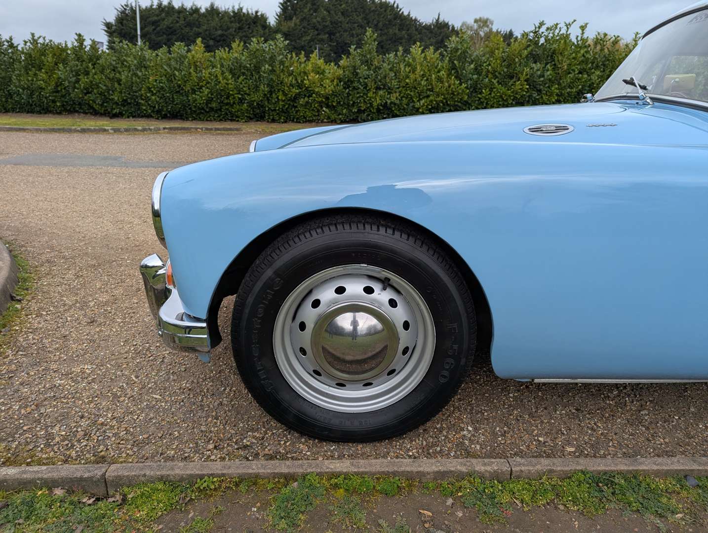 <p>1960 MG A COUPE</p>