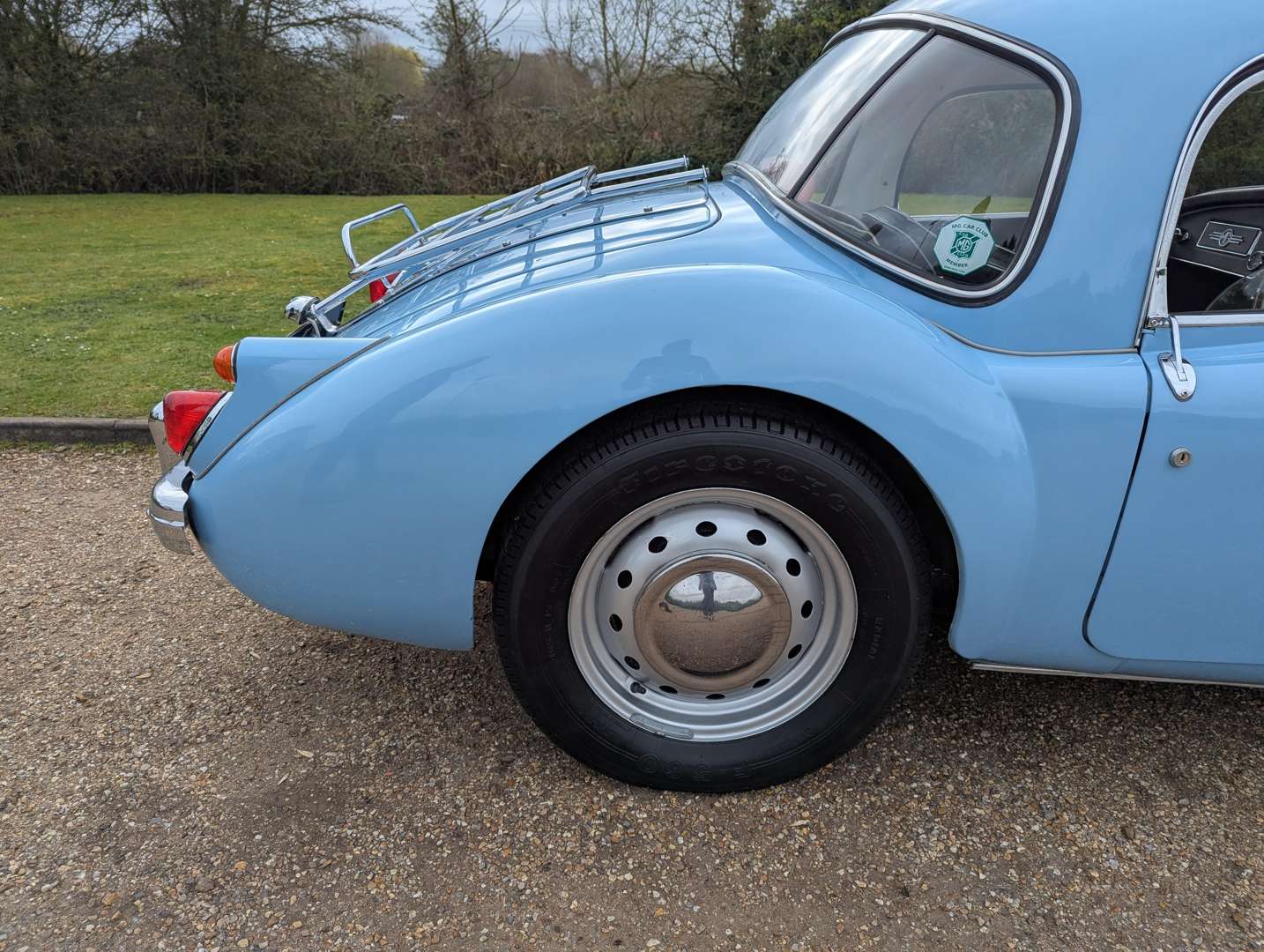 <p>1960 MG A COUPE</p>