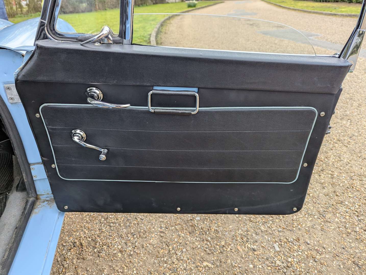 <p>1960 MG A COUPE</p>