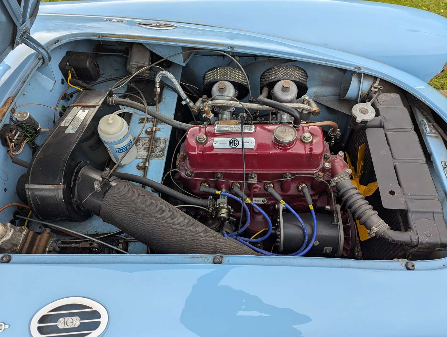 <p>1960 MG A COUPE</p>