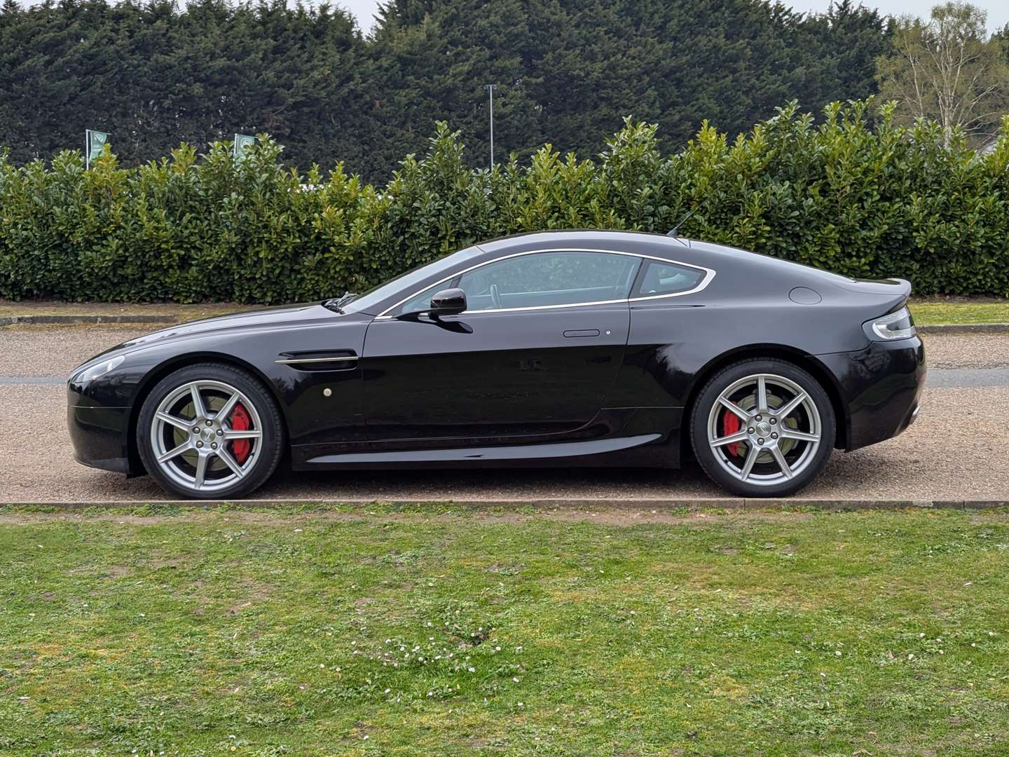 <p>2007 ASTON MARTIN V8 VANTAGE</p>