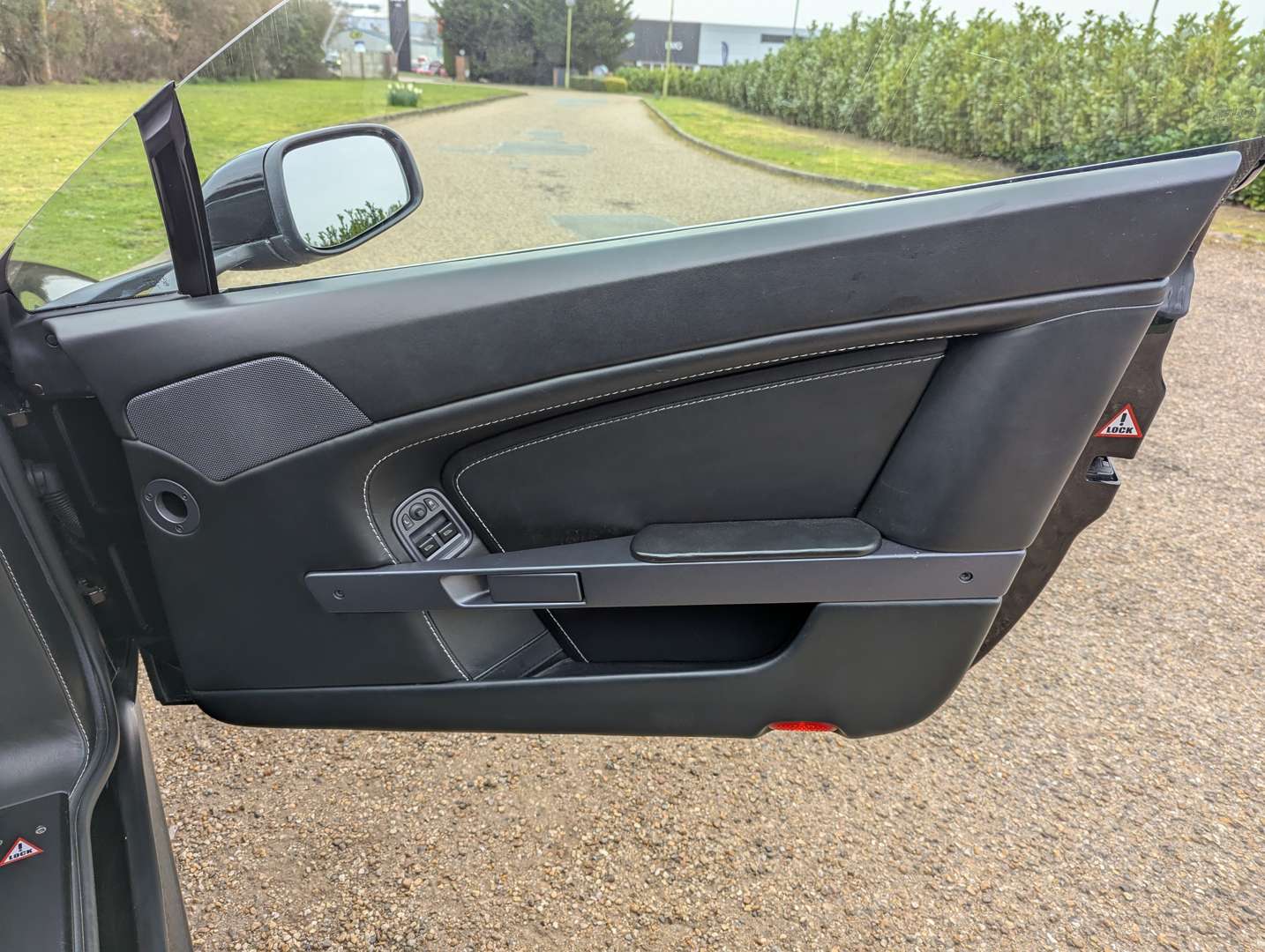 <p>2007 ASTON MARTIN V8 VANTAGE</p>