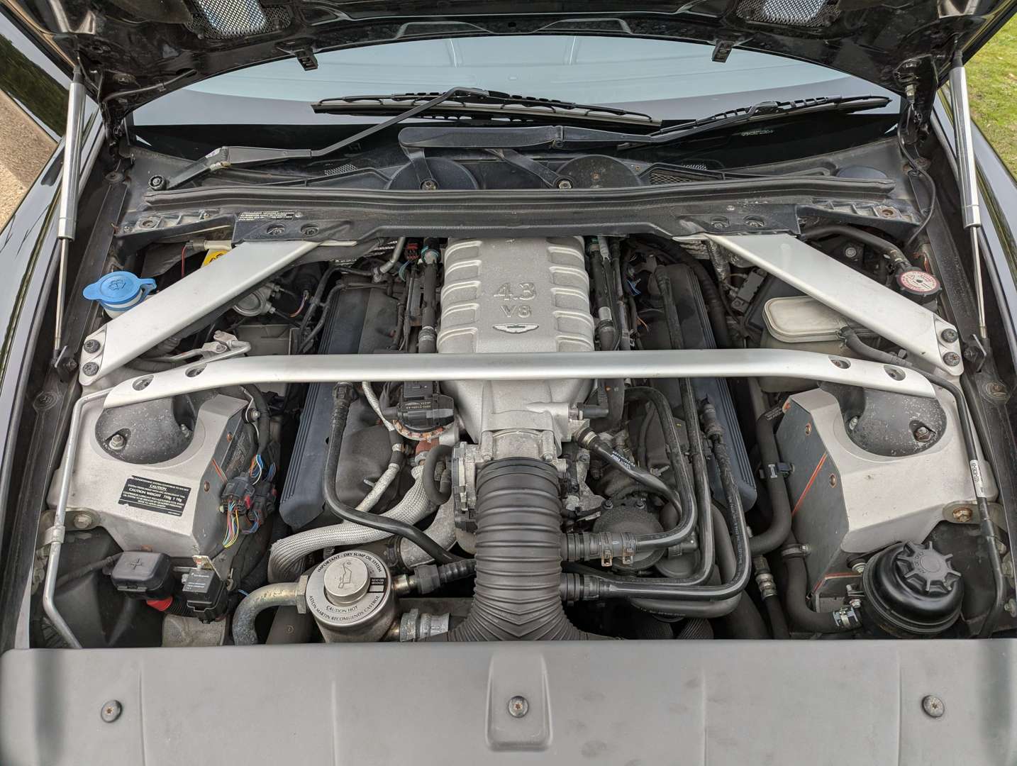 <p>2007 ASTON MARTIN V8 VANTAGE</p>