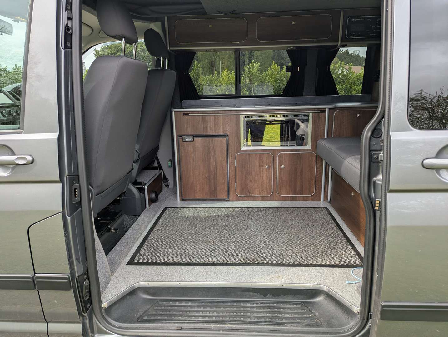 <p>2014 VW TRANSPORTER T28 HIGHLINE</p>