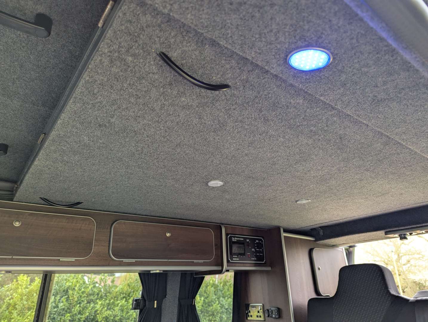 <p>2014 VW TRANSPORTER T28 HIGHLINE</p>