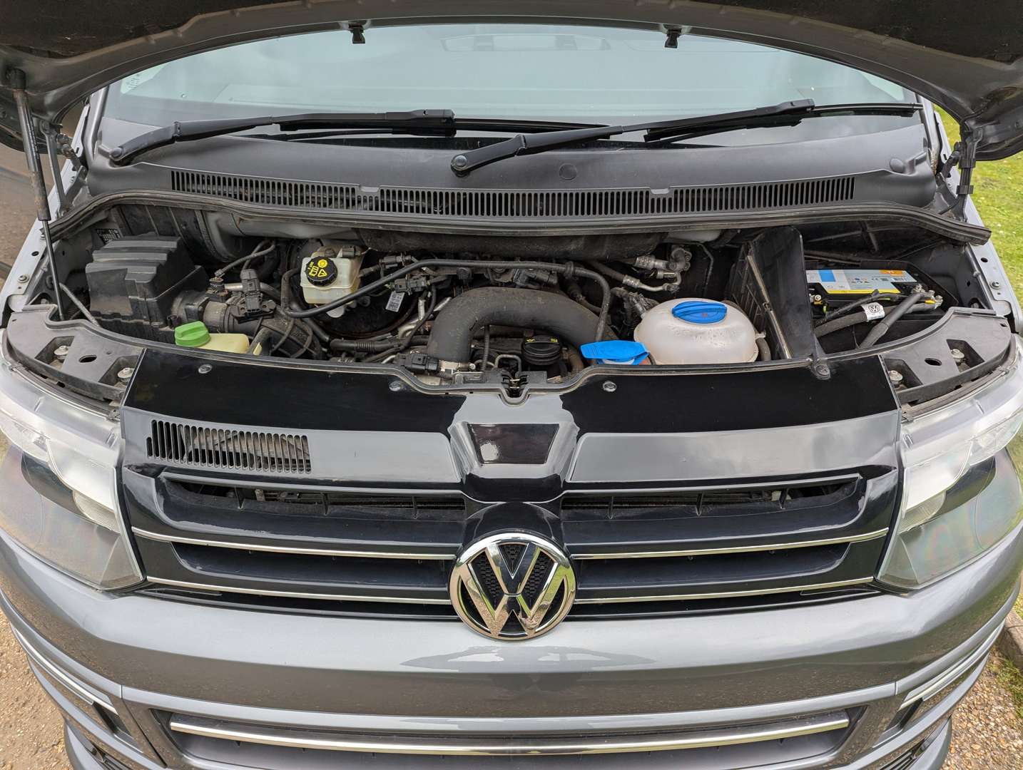 <p>2014 VW TRANSPORTER T28 HIGHLINE</p>