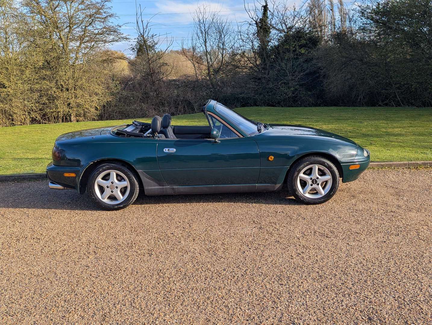 <p>1994 MAZDA MX-5</p>