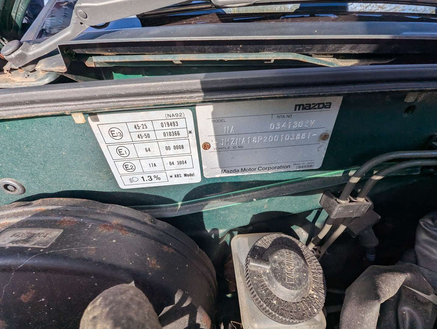 <p>1994 MAZDA MX-5</p>