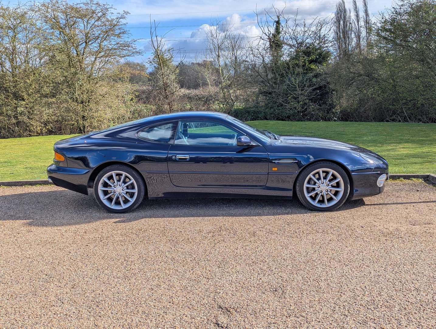 <p>2001 ASTON MARTIN DB7 VANTAGE AUTO</p>