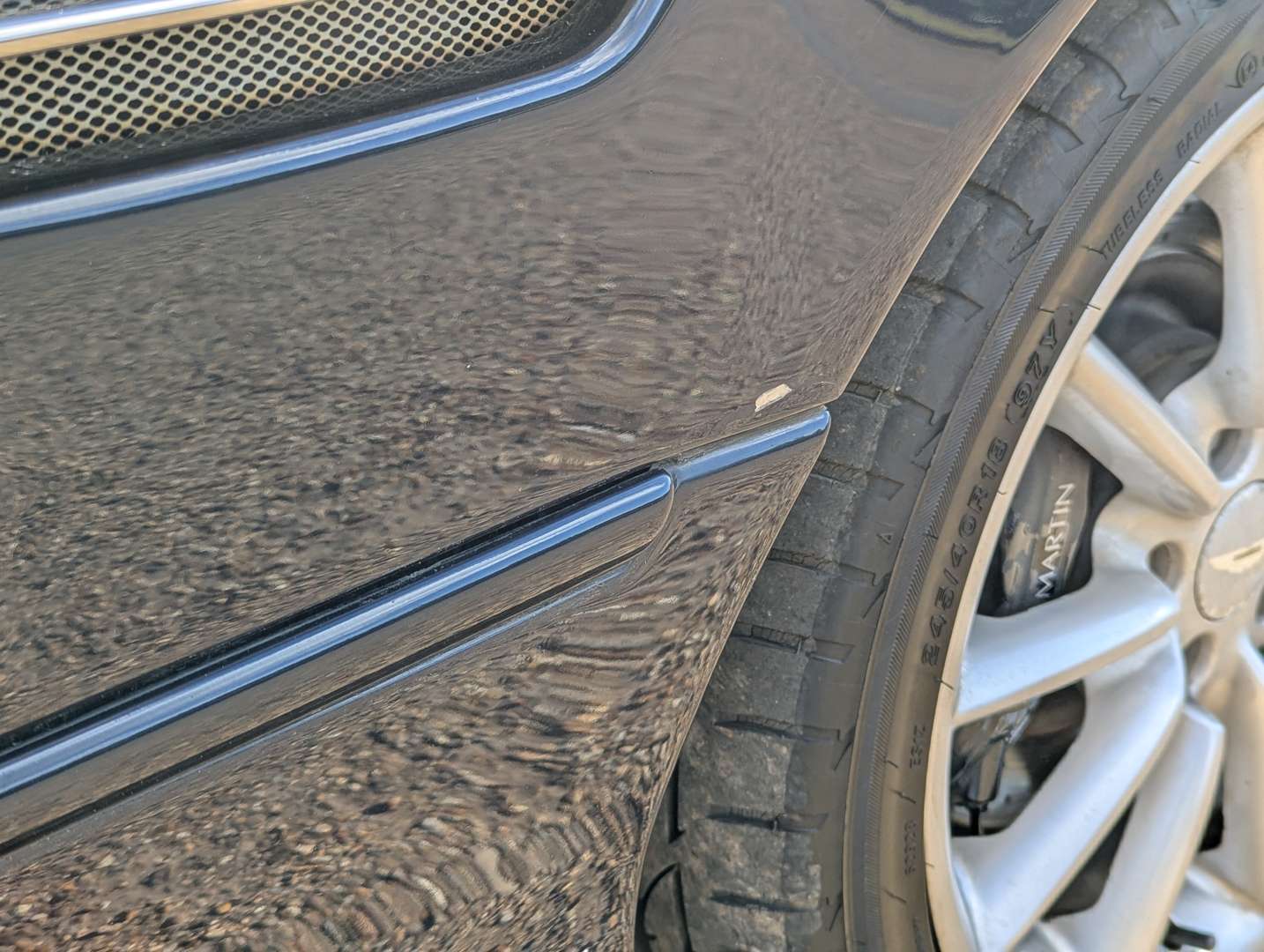 <p>2001 ASTON MARTIN DB7 VANTAGE AUTO</p>