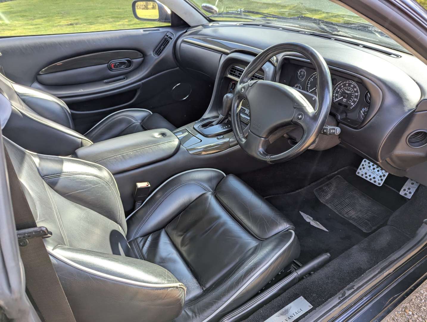 <p>2001 ASTON MARTIN DB7 VANTAGE AUTO</p>