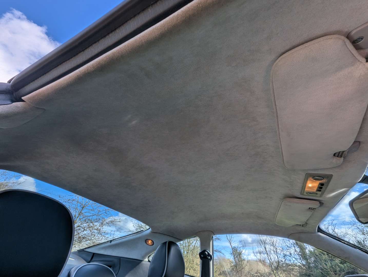 <p>2001 ASTON MARTIN DB7 VANTAGE AUTO</p>