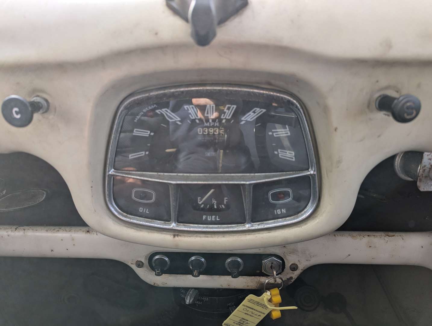 <p>1959 AUSTIN A35 SALOON&nbsp;</p>