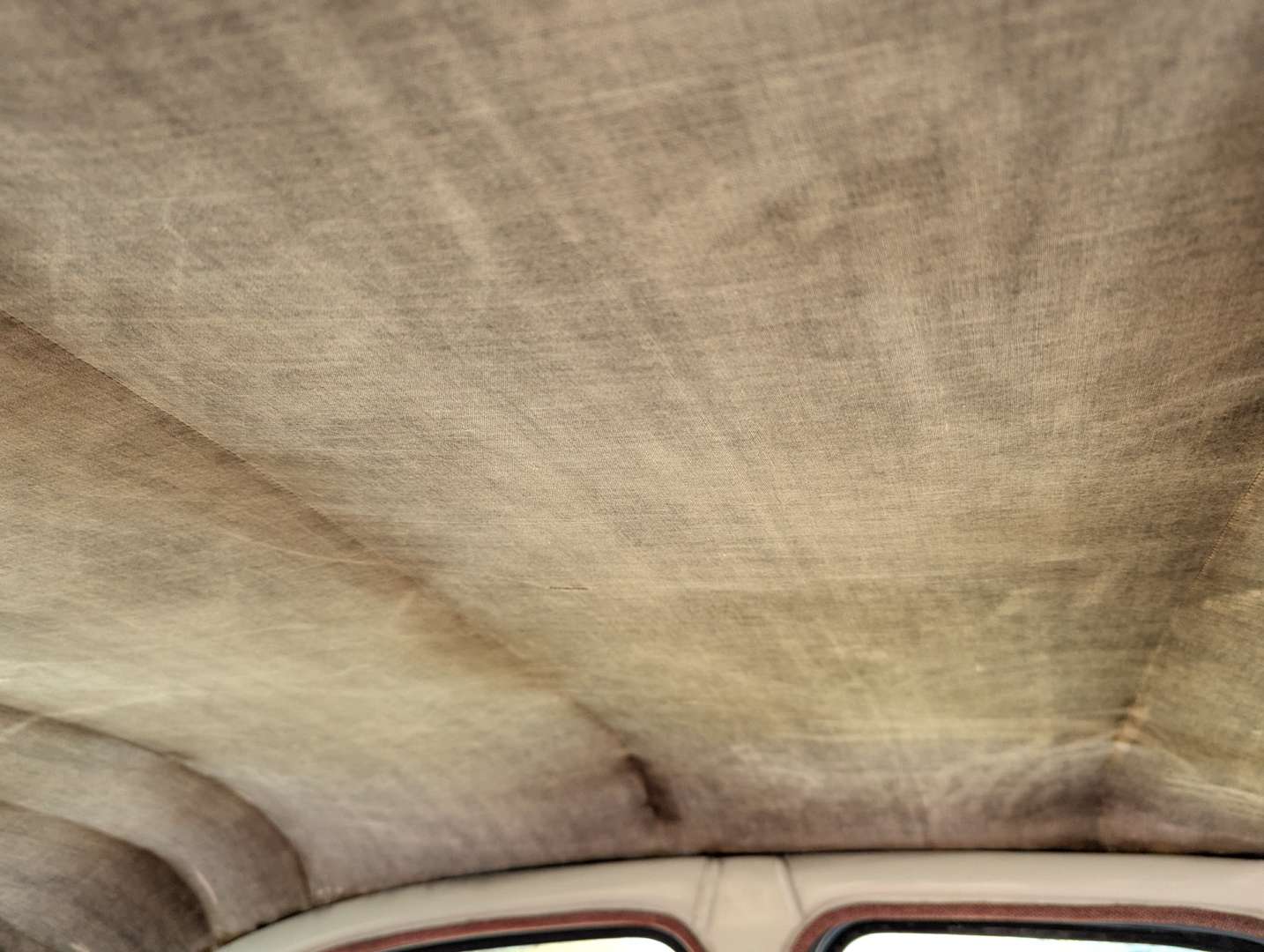 <p>1959 AUSTIN A35 SALOON&nbsp;</p>