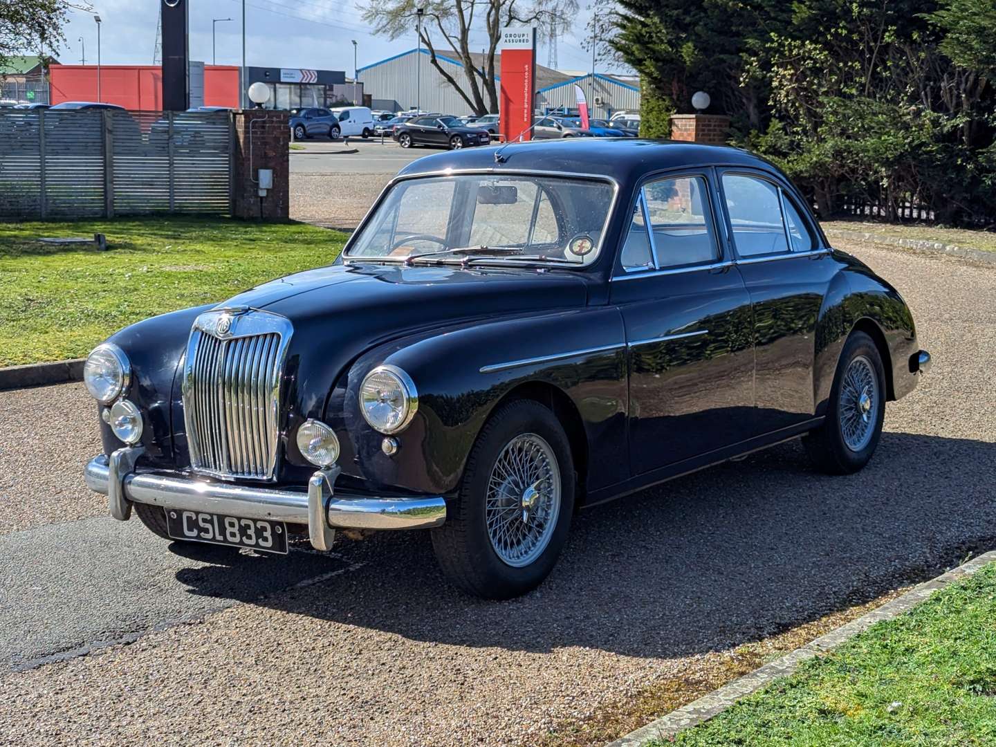 <p>1958 MG MAGNETTE</p>