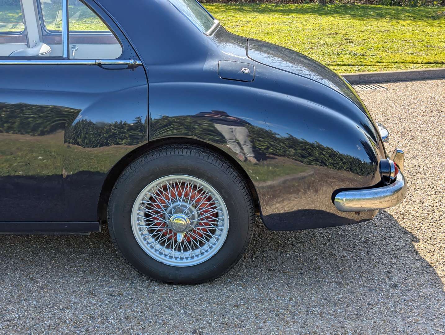 <p>1958 MG MAGNETTE</p>