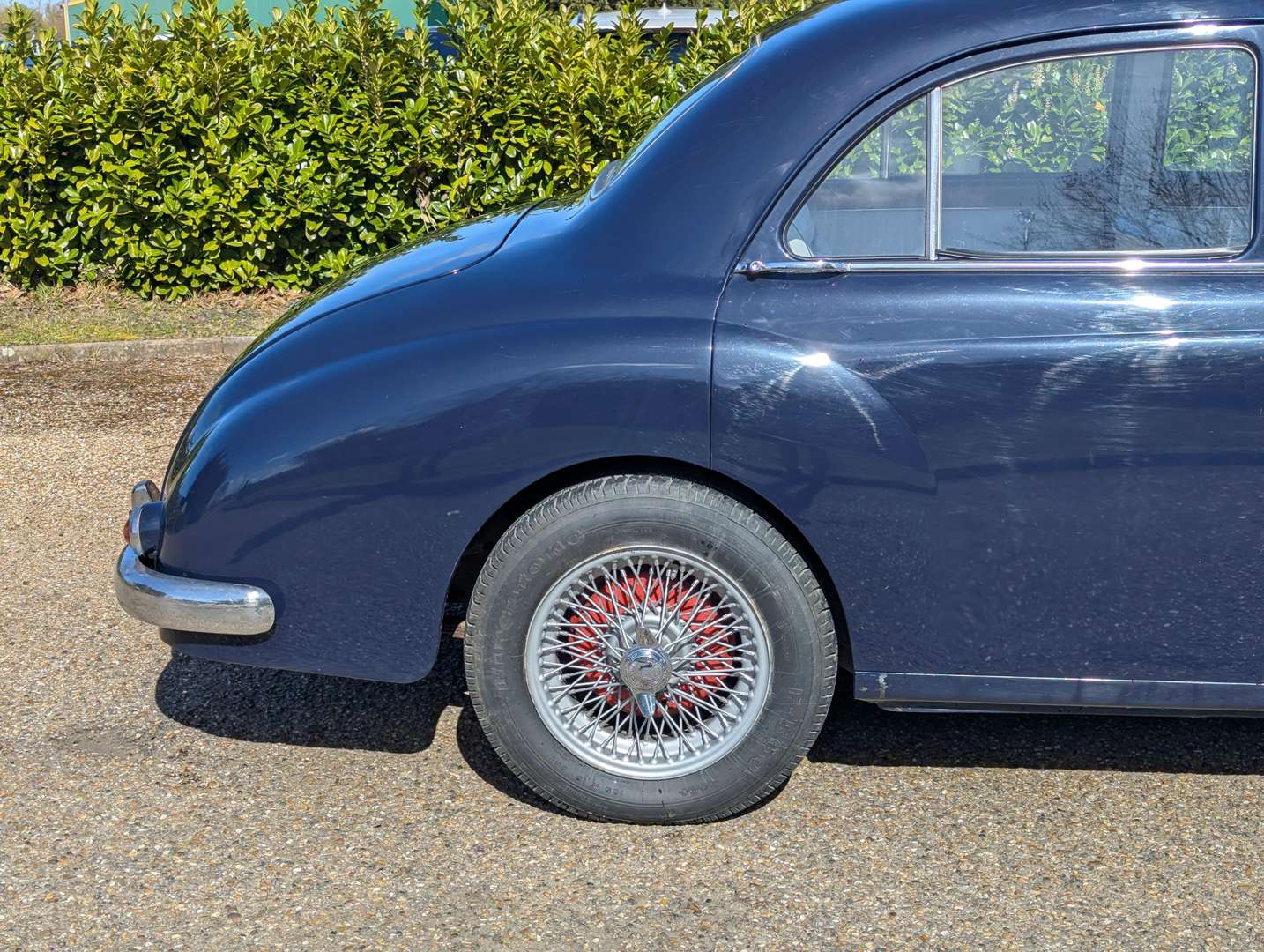 <p>1958 MG MAGNETTE</p>