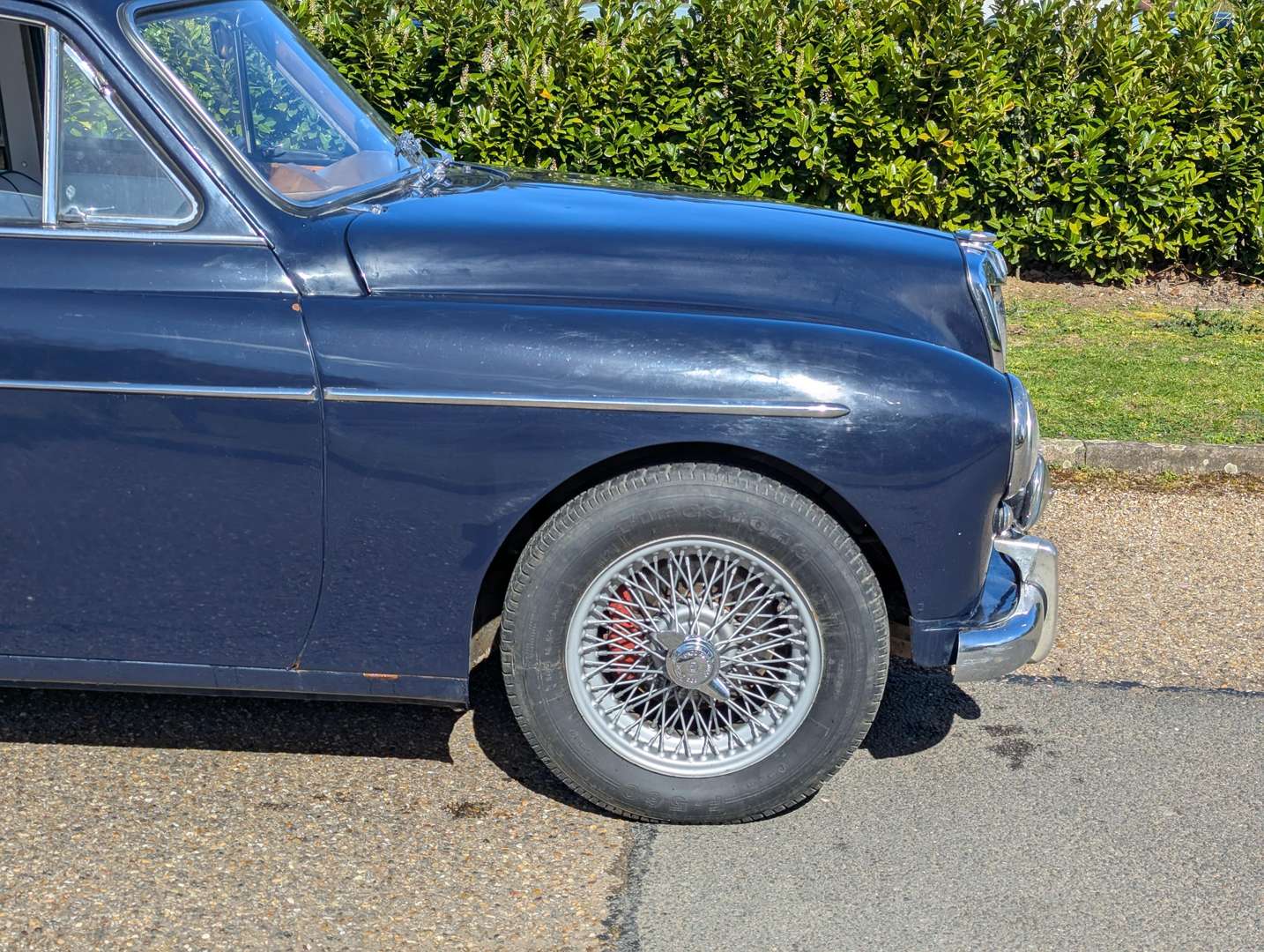 <p>1958 MG MAGNETTE</p>