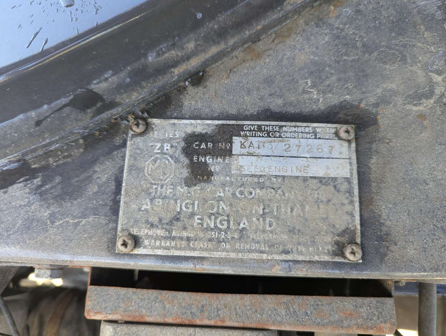 <p>1958 MG MAGNETTE</p>