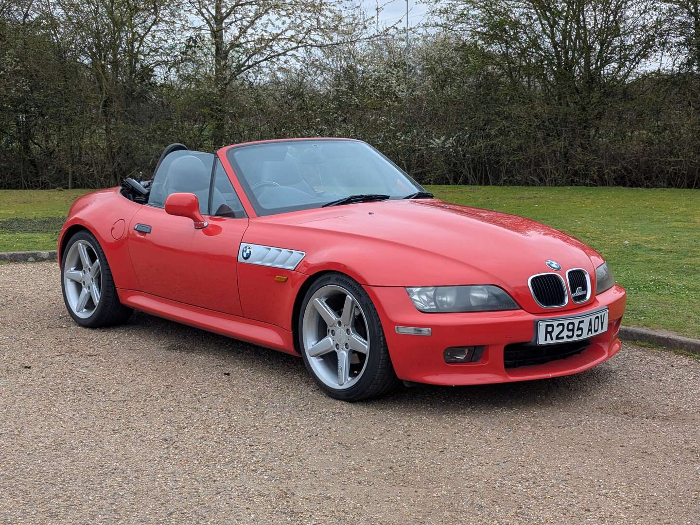 <p>1998 BMW Z3 2.8 WIDEBODY</p>