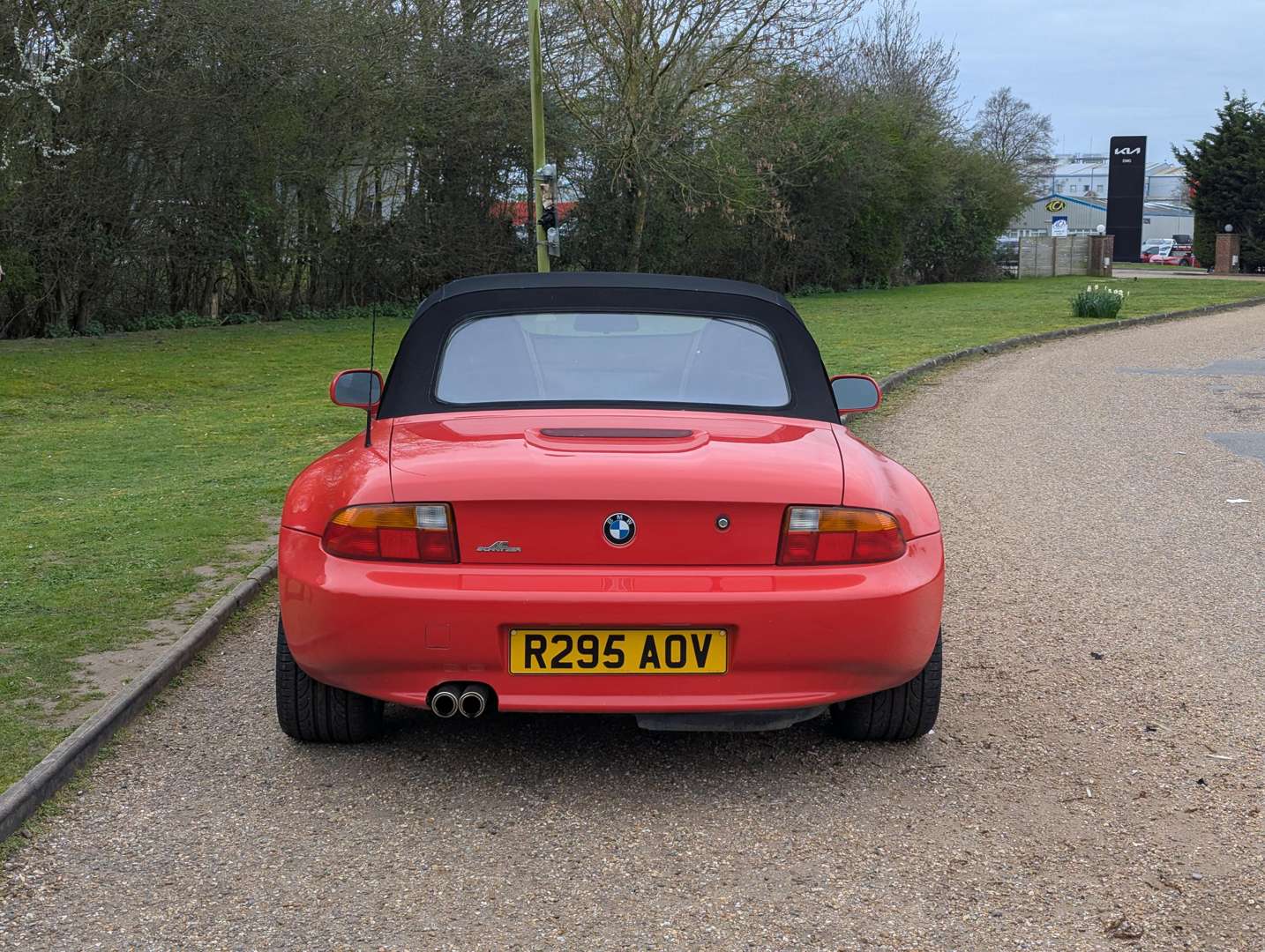 <p>1998 BMW Z3 2.8 WIDEBODY</p>