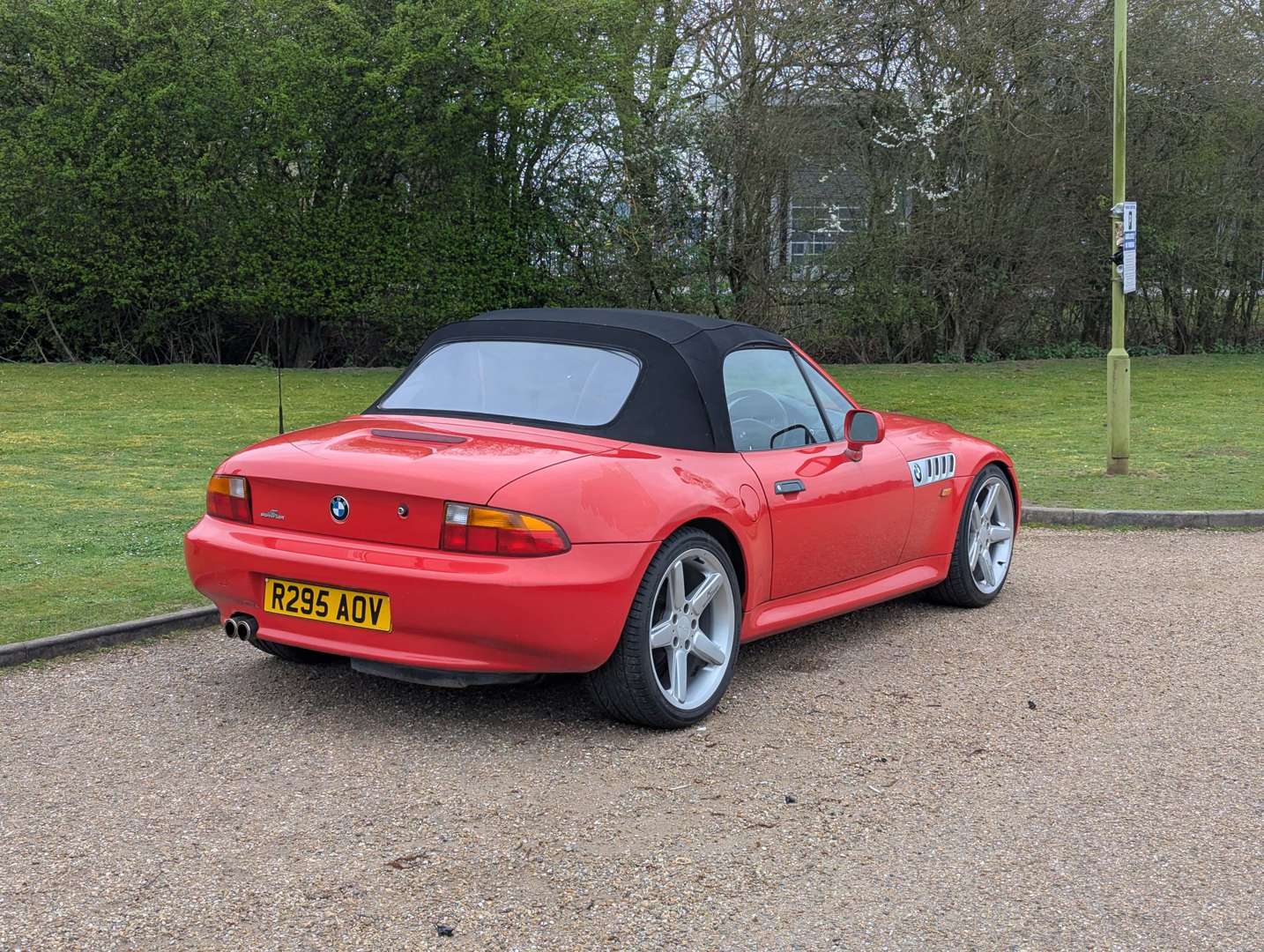 <p>1998 BMW Z3 2.8 WIDEBODY</p>