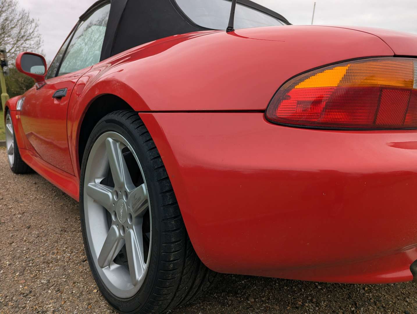 <p>1998 BMW Z3 2.8 WIDEBODY</p>