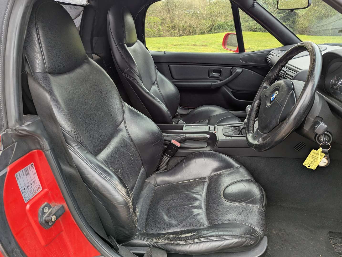 <p>1998 BMW Z3 2.8 WIDEBODY</p>